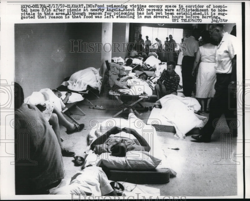 Load image into Gallery viewer, 1959 Press Photo Food poisoning victims occupy all the spaces in the hospital
