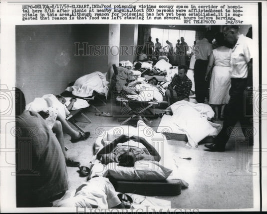 1959 Press Photo Food poisoning victims occupy all the spaces in the hospital