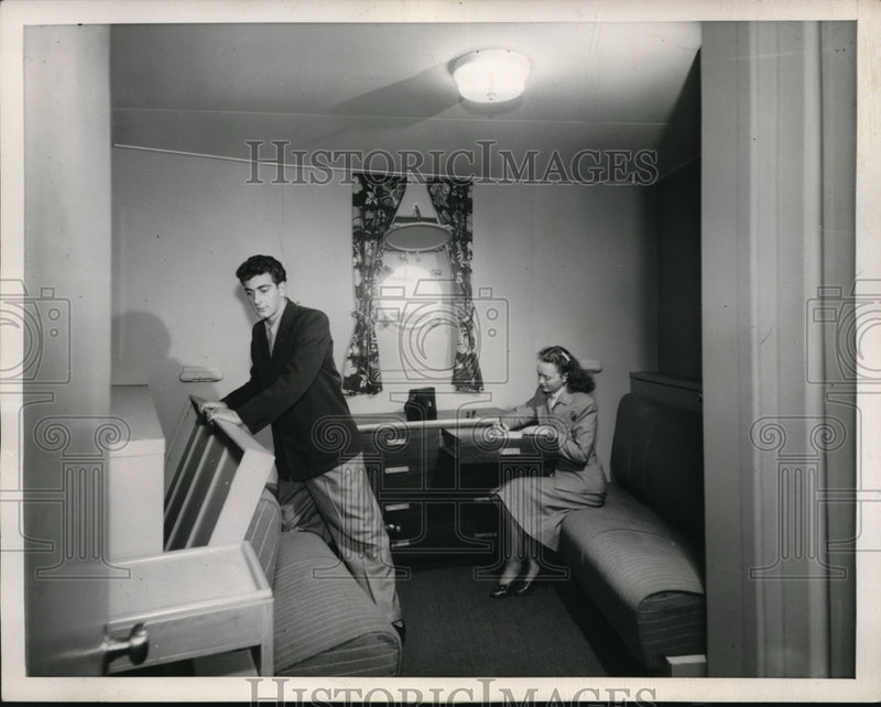Load image into Gallery viewer, 1949 Press Photo San Francisco D Spediacci, Jo Kennedy &amp; SS Pres Jackson cabin
