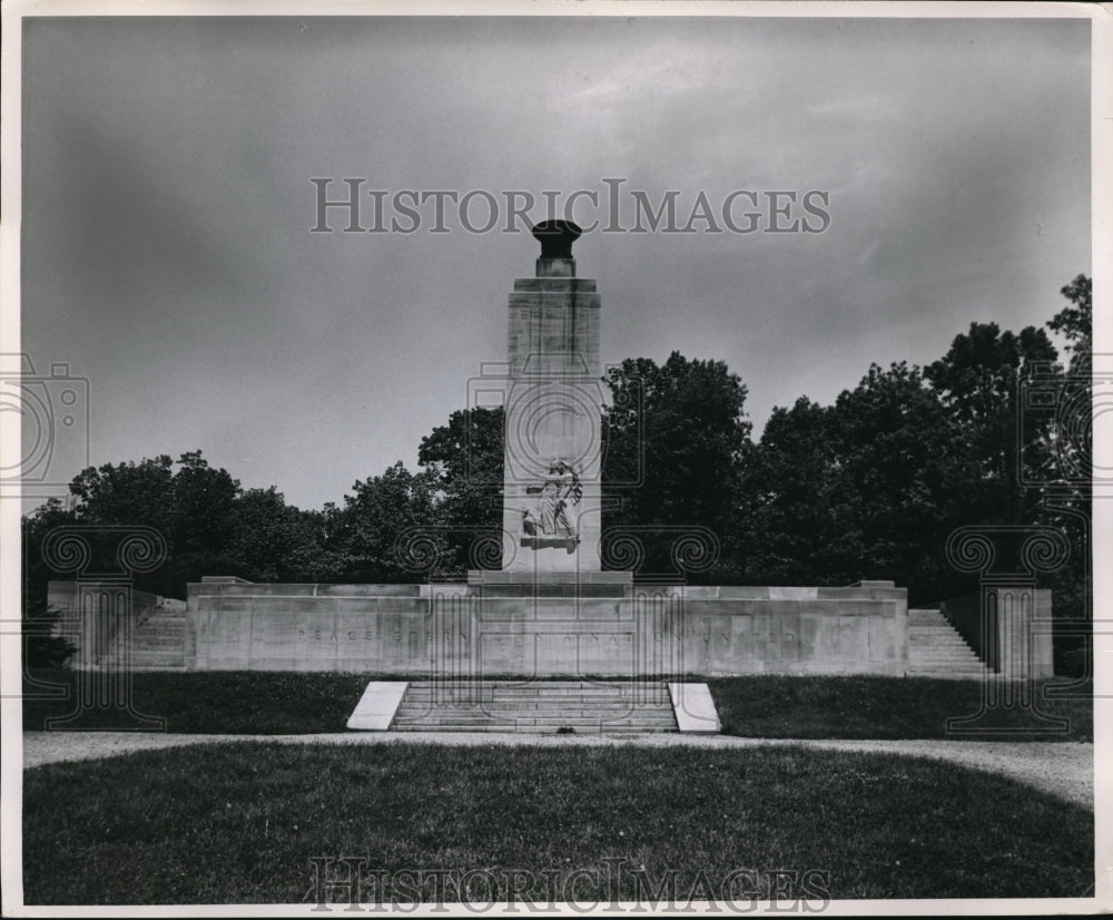 1963 Press Photo At the Eternal Light Peace Memorial