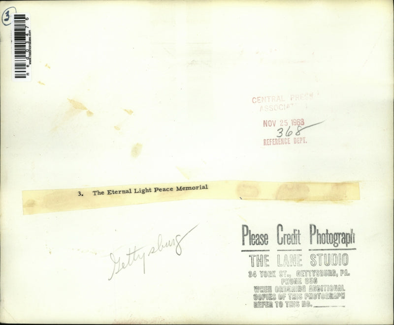 Load image into Gallery viewer, 1963 Press Photo At the Eternal Light Peace Memorial
