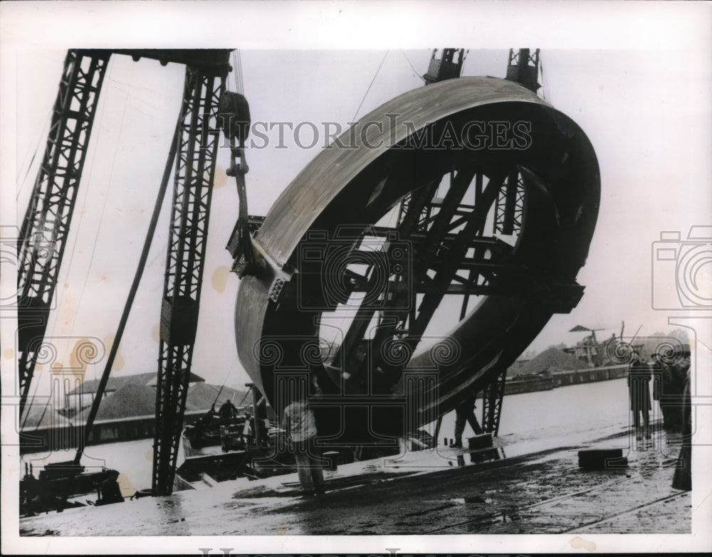 1955 Press Photo A giant magnet for the Nuclear Reserach Laboratory in Geneva