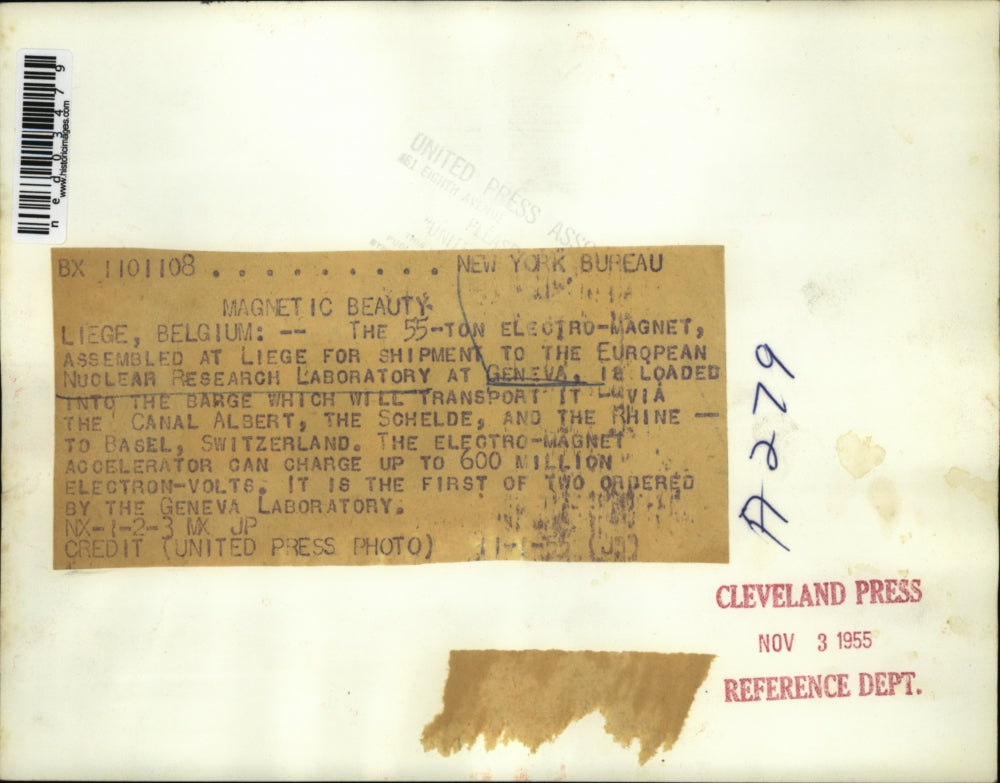 1955 Press Photo A giant magnet for the Nuclear Reserach Laboratory in Geneva