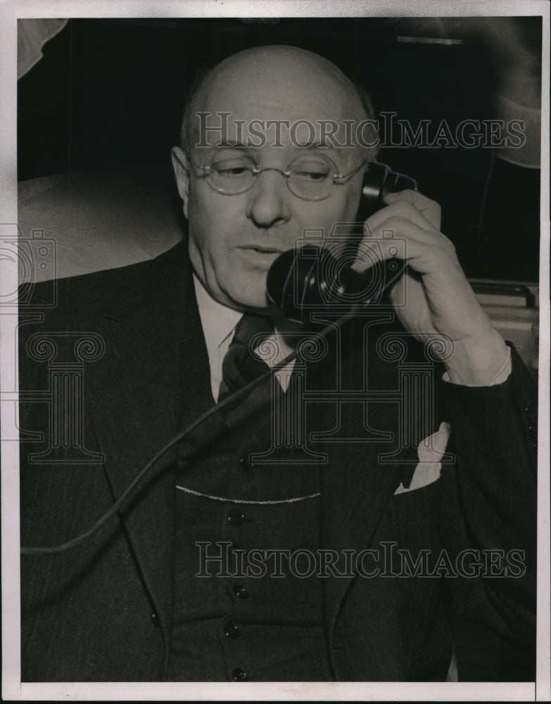 1938 Press Photo John Lord O'Brian talking on the telephone