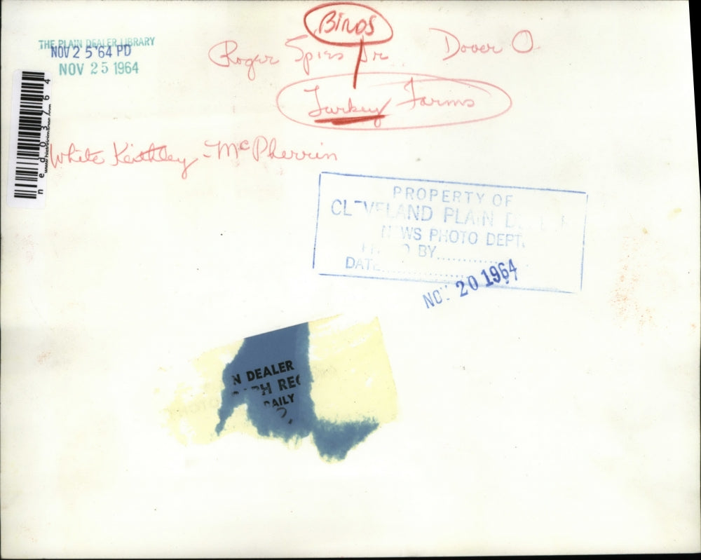 1964 Press Photo Roger Spies Jr on his turkey farm