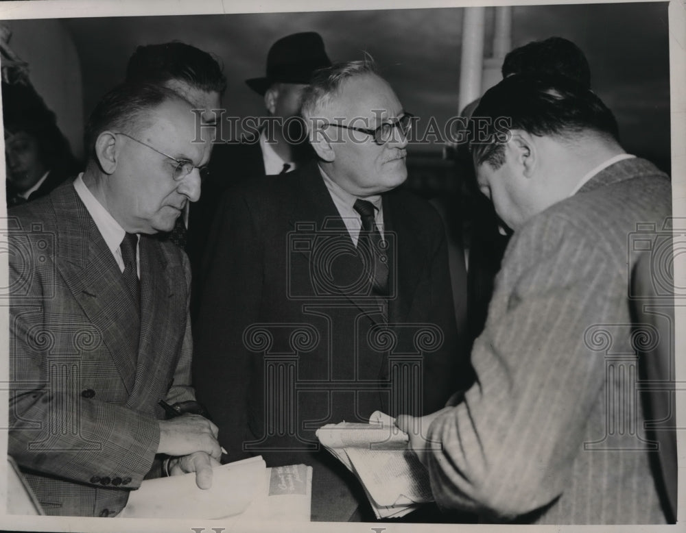 1947 Press Photo NYC Soviet Foreign Minister Andrei Vishinsky interviewed