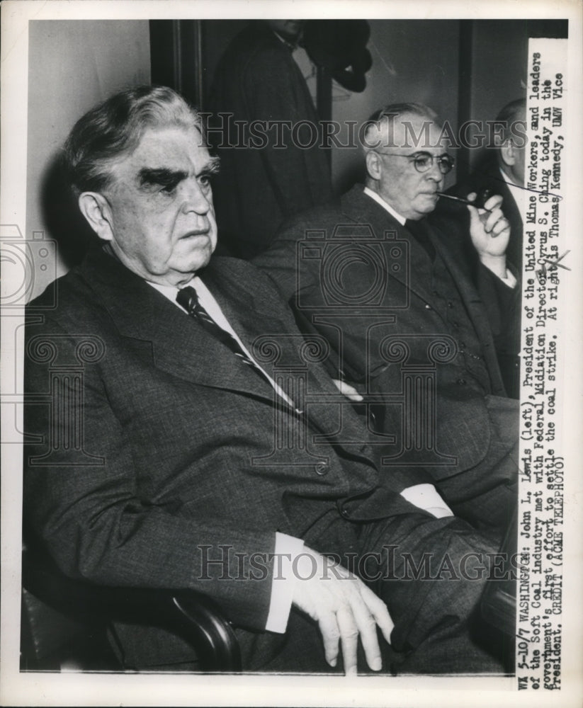 1952 Press Photo Wash DC UMW pres John L Lewis & Cyrus Ching
