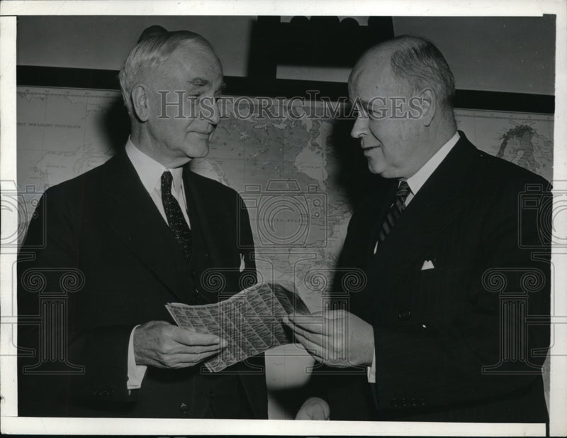 Load image into Gallery viewer, 1943 Press Photo State Sec Cordell Hull &amp; Postmaster Gen Frank Walter
