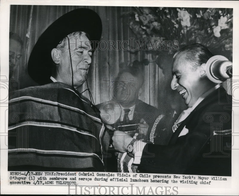 Load image into Gallery viewer, 1956 Media Photo President of Chile Gabriel Gonzales and NY Mayor William Odwyer
