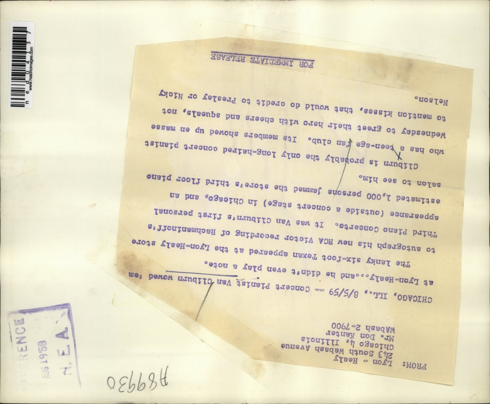 1959 Press Photo Concert pianisit Van Cliburn at the Lyon-Healy store