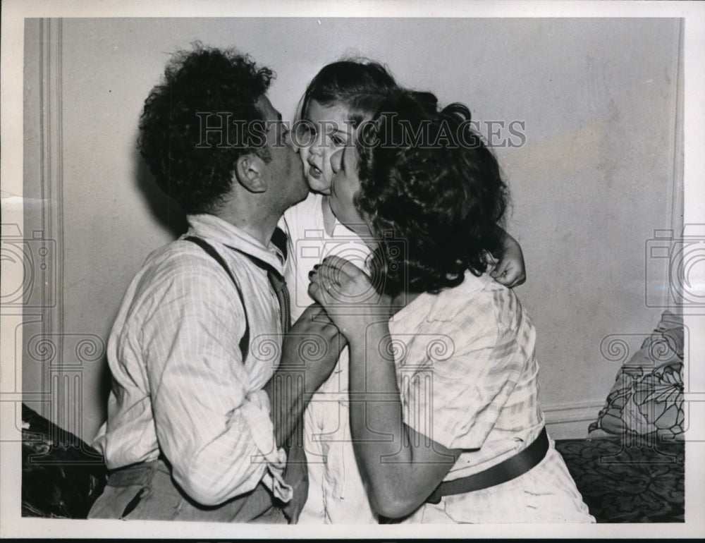 1937 Media Photo Missing Gloria Lictenstein with Mr & Mrs Philip Lichtenstein