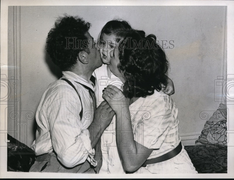 Load image into Gallery viewer, 1937 Media Photo Missing Gloria Lictenstein with Mr &amp; Mrs Philip Lichtenstein
