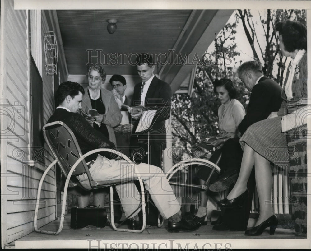 1946 Press Photo Kansas City Mo Polio vic Phillip Bpwers prayer service for cure