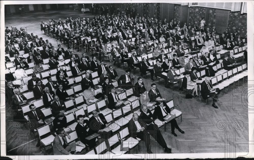 1967 Press Photo Am Assoc of Vinyl professors in Cleveland