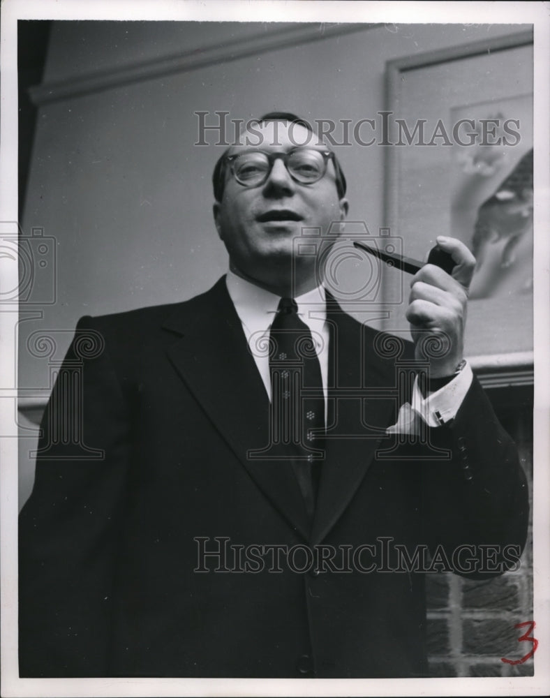 1951 Press Photo Attorney Rudolph Halley