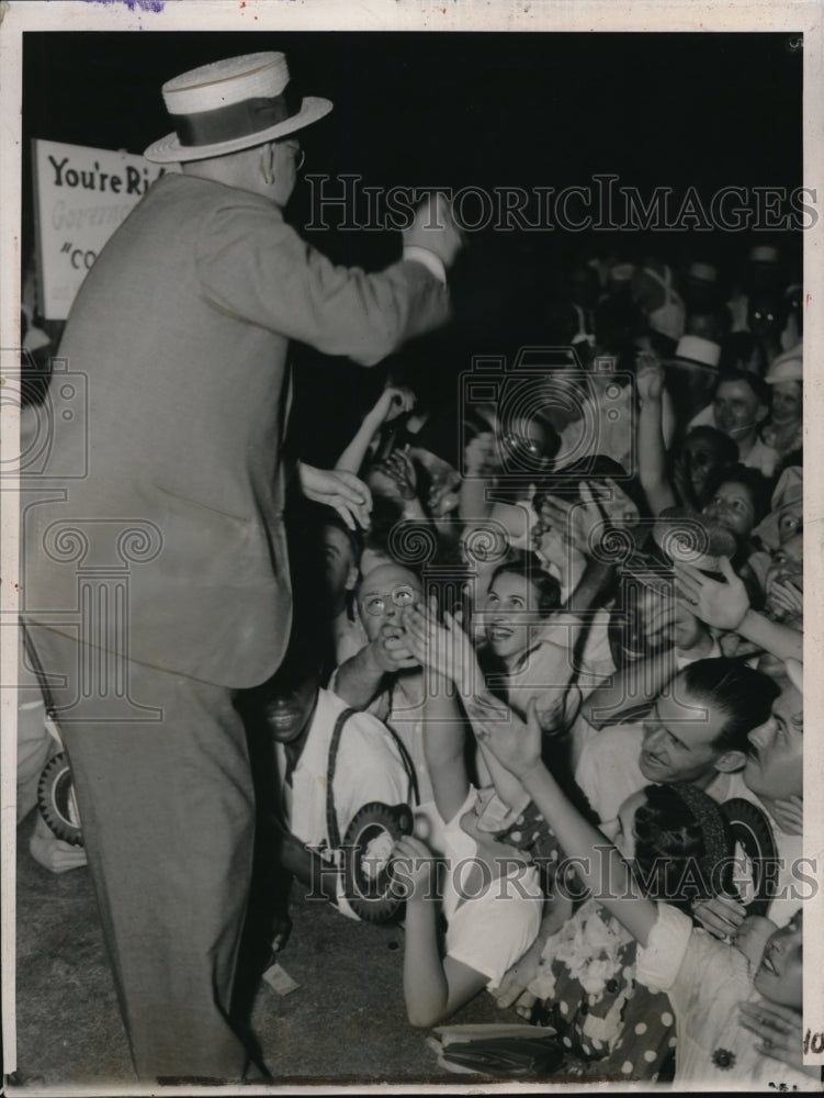 1936 Press Photo Gov Alfred Landon of Kan on campaign tour