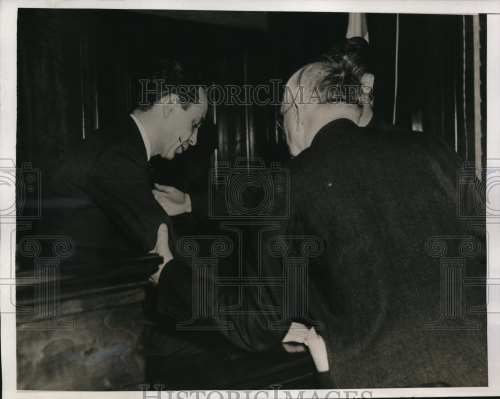 1938 Press Photo Paul Wright & dad Dr JJ Wright at son's murder trial