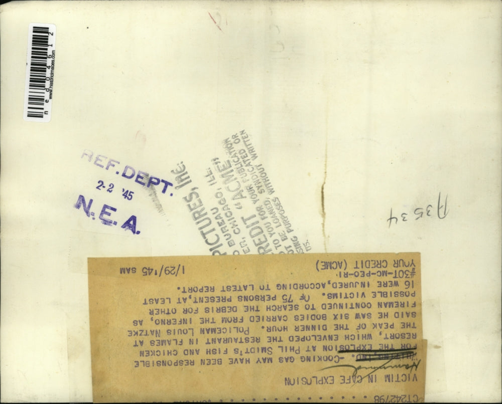 1945 Press Photo Hammond, Ind bodies removed from Smidts resort fire - ned04612