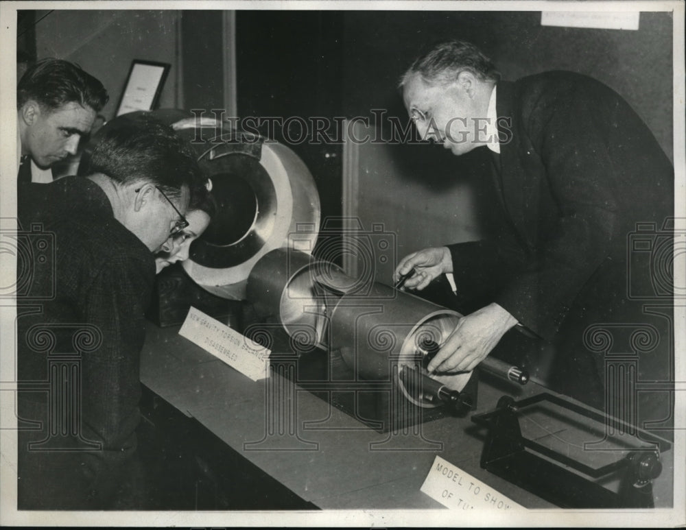 1937 Press Photo New gravity measuring device, exhibited in Wash DC