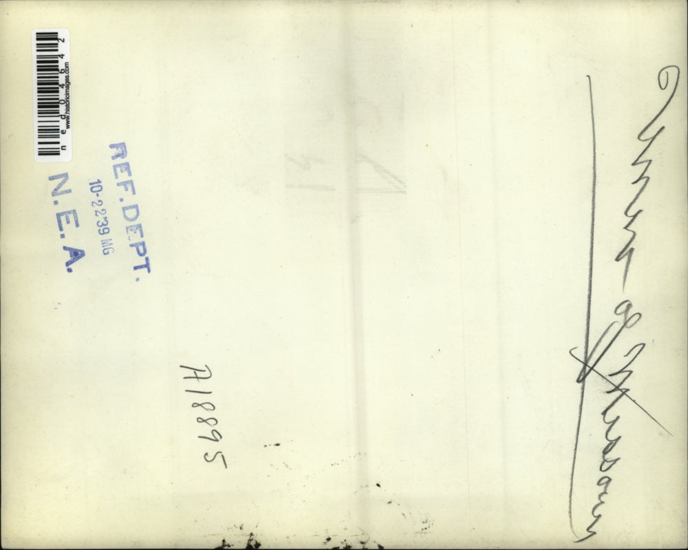 1939 Press Photo University of Missouri, co-ed talking on dorm community phone