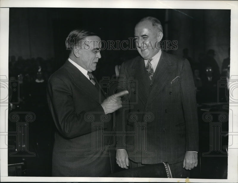 Load image into Gallery viewer, 1937 Press Photo Sen. Nuys with Moley at the Semate Judiciary Committee Hearing
