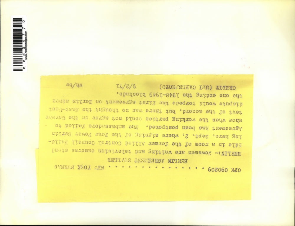 1971 Press Photo Newsmen waiting for Four Power Berlin Agreement but stalled