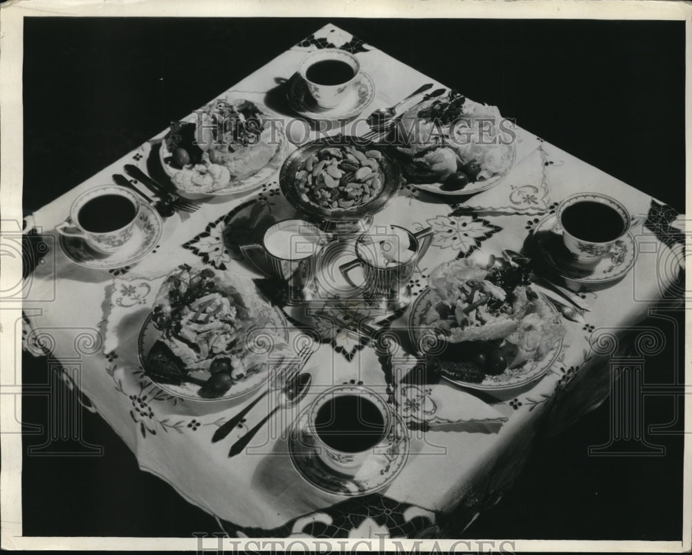 1936 Press Photo Tea cloth, matching napkins and silver &amp; accessories- Historic Images