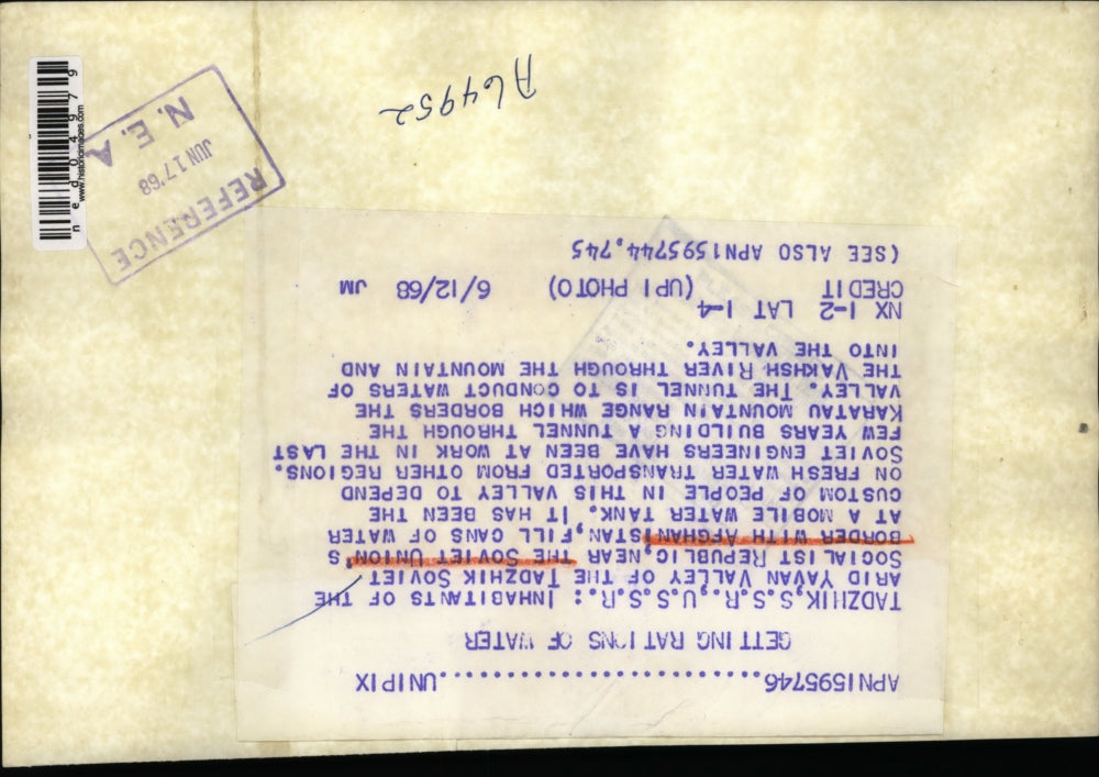 1968 Press Photo Tadziik USSR near Afghanistan border water delivery truck