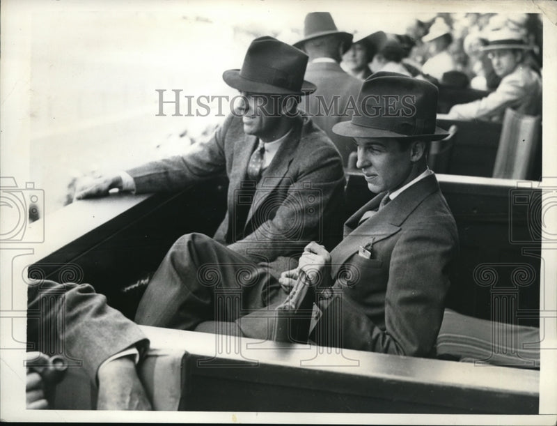 Load image into Gallery viewer, 1935 Press Photo Alfred G Vanderbilt &amp; HR Boyer at races in Chicago
