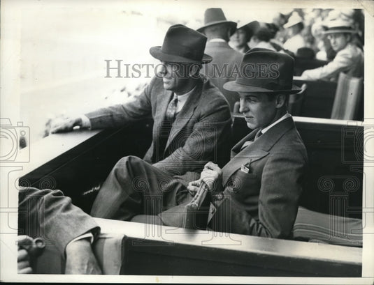 1935 Press Photo Alfred G Vanderbilt & HR Boyer at races in Chicago