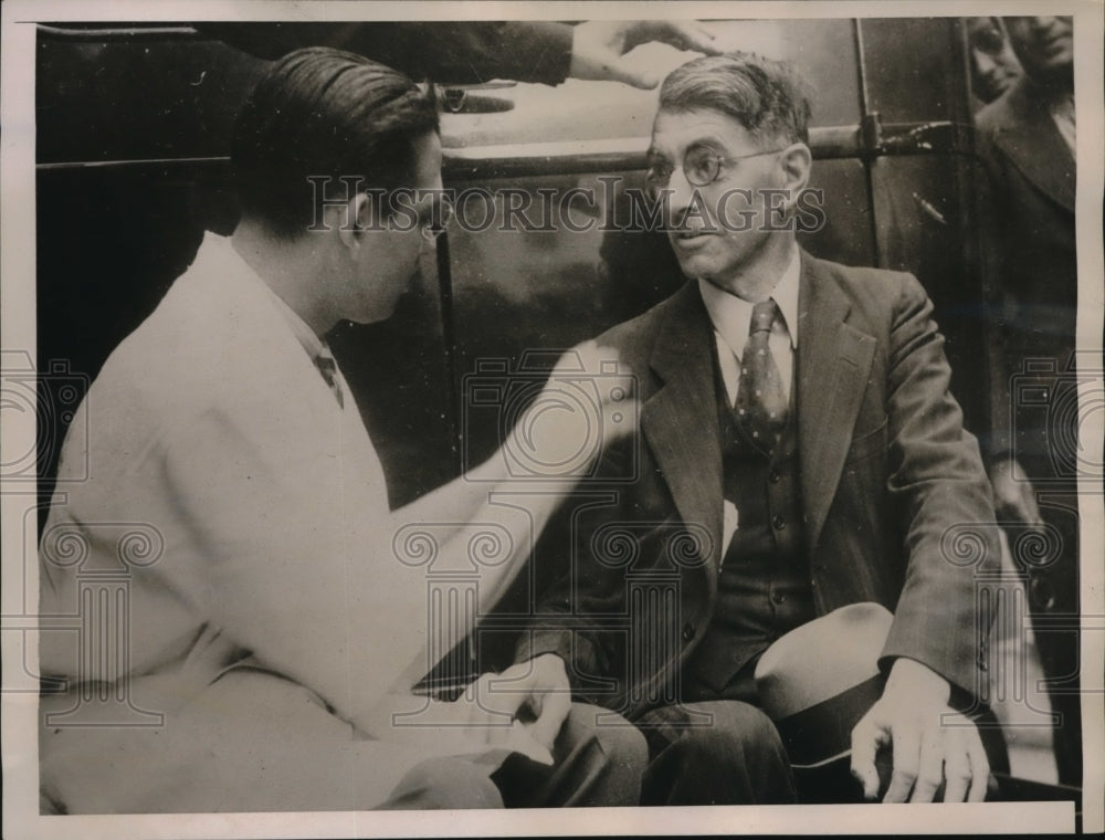 1936 Press Photo Ernest Pierce as he receives first aid for slight injuries