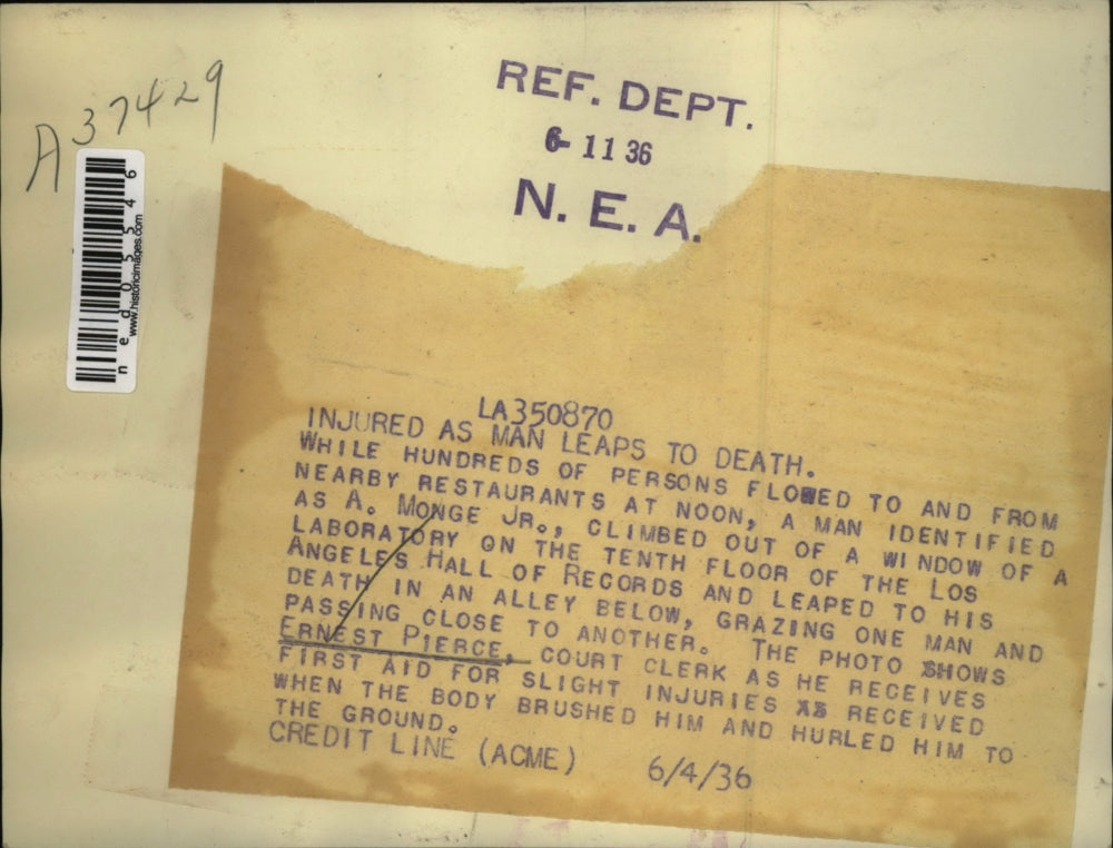 1936 Press Photo Ernest Pierce as he receives first aid for slight injuries