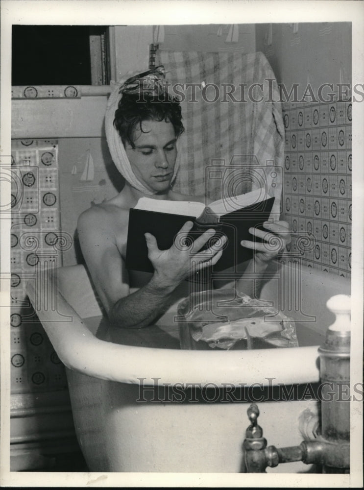 Load image into Gallery viewer, 1941 Media Photo Bill Vickers Stays Cool at University of Kansas in Summer
