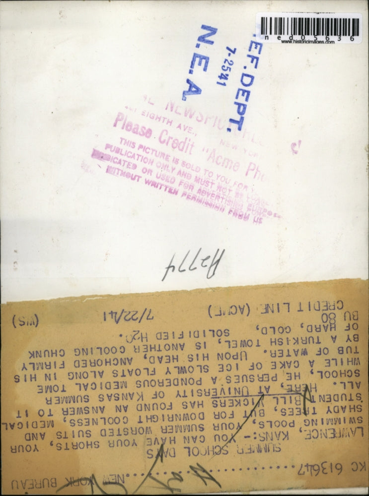 1941 Media Photo Bill Vickers Stays Cool at University of Kansas in Summer