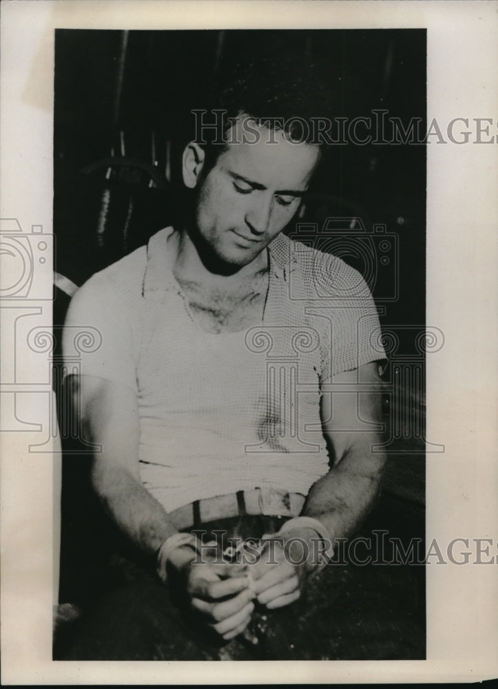 1938 Press Photo Tony Varacelli Held in Halfway Death Pact of Caroline Bacco