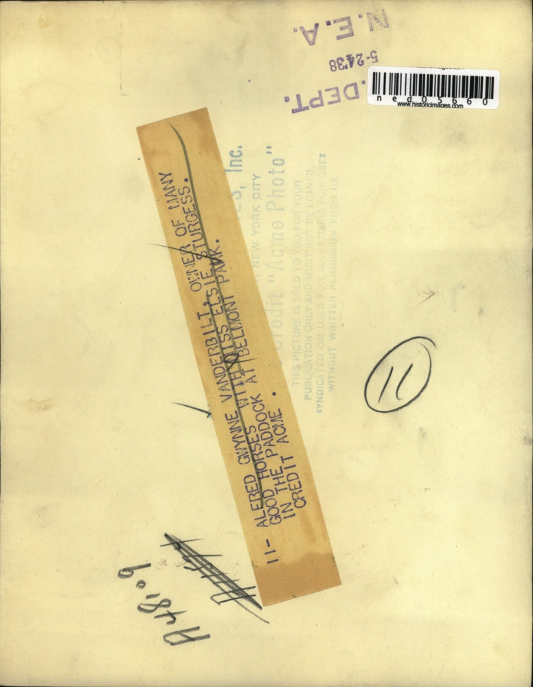 1938 Press Photo Alfred Gwynne Vanderbilt and Elsie Sturgess at Belmont Park