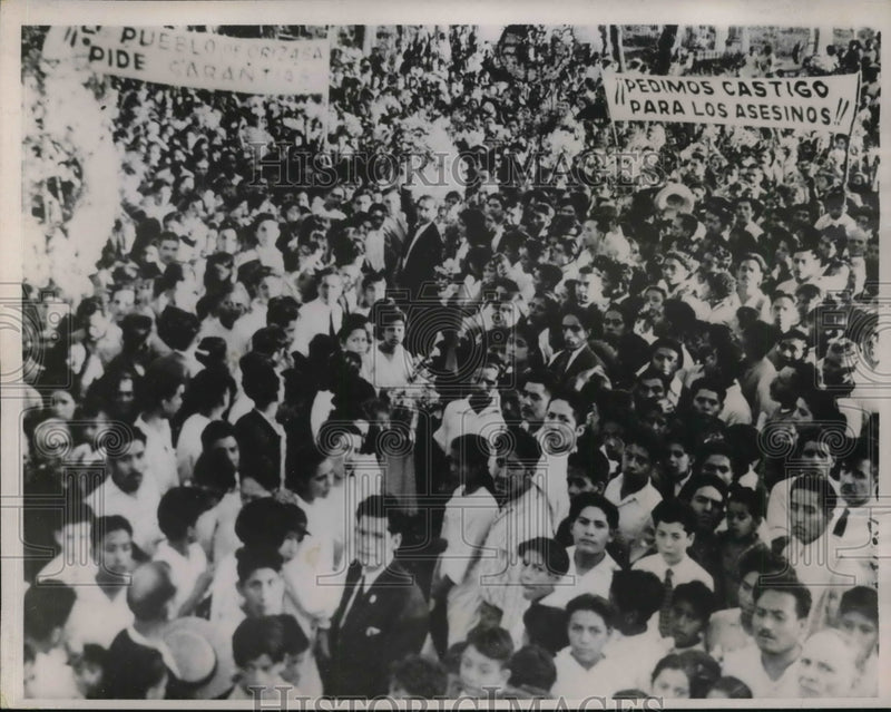 Load image into Gallery viewer, 1937 Press Photo Mexicans at Funeral of Senorita Leonora Sanchez Slain by Police
