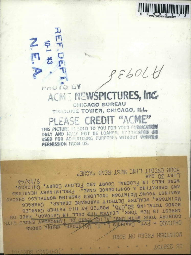 1943 Press Photo Pvt. Charles McIntosh free on bail in Chicago