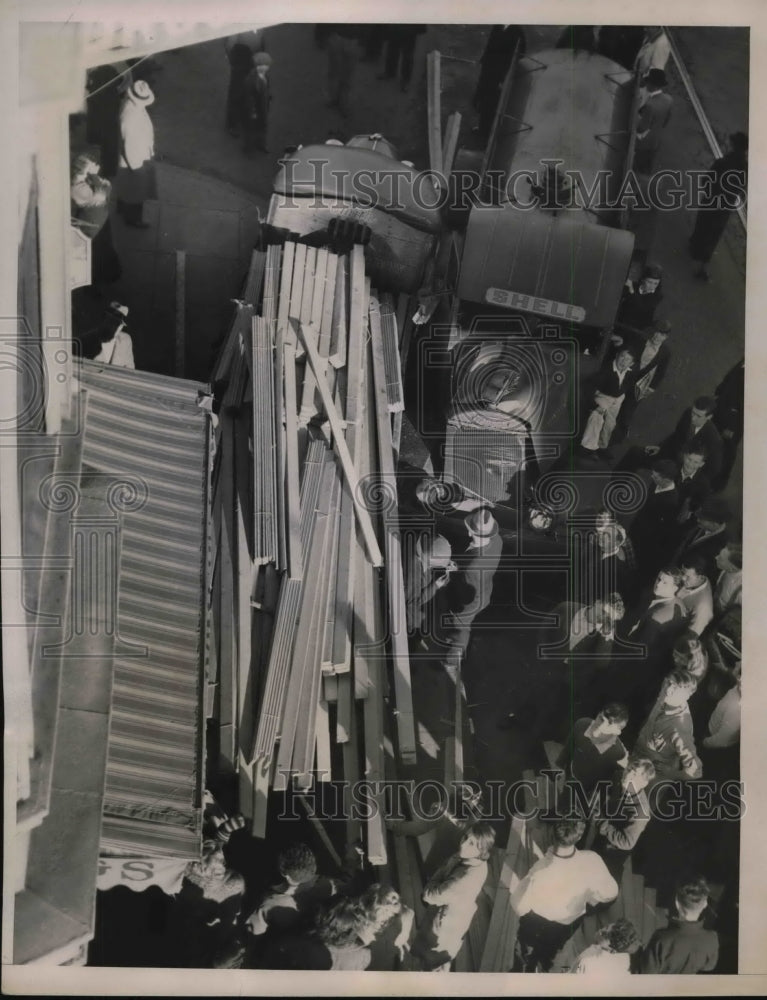 1937 Press Photo San Francisco a lumber & an oil truck collide