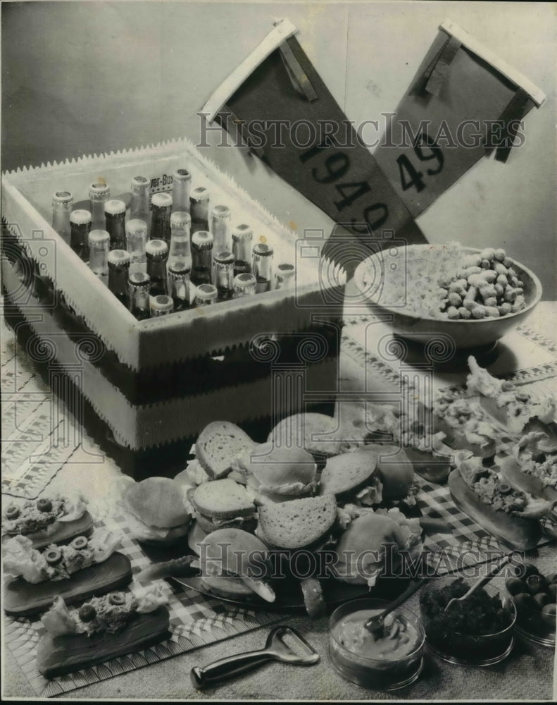 Press Photo Food Ready For A Superbowl Party