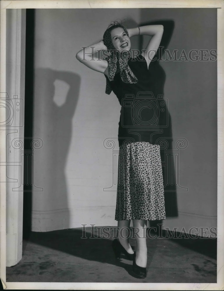 1948 Press Photo Fashion