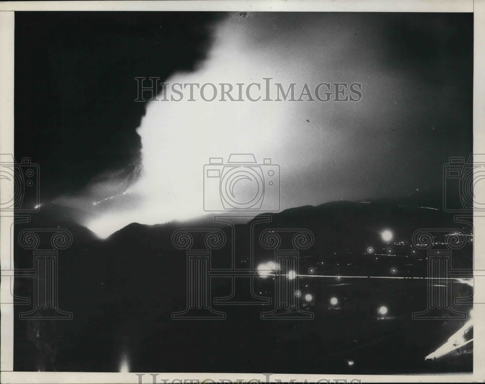 1934 Press Photo Pasadena California Forest Fire - ned06399