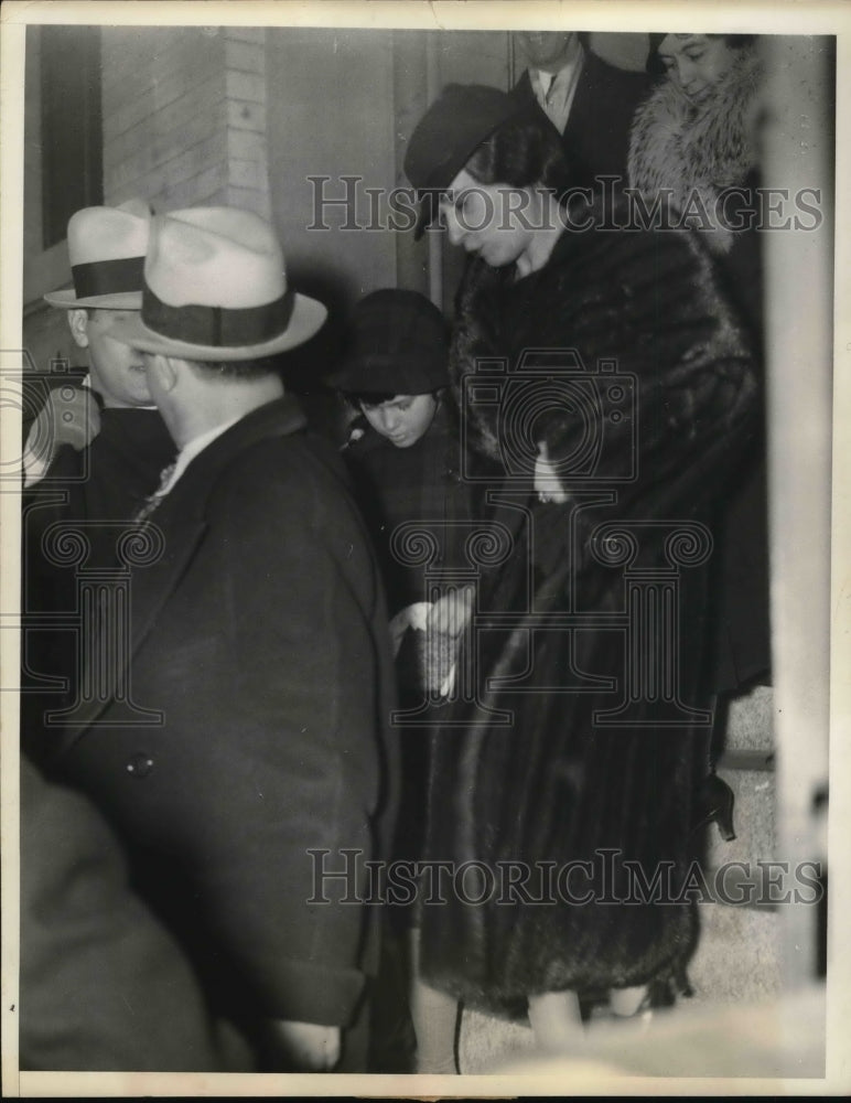 1934 Media Photo Gloria Vanderbilt and Mrs.Reginal Vanderbillt attended Chucrh