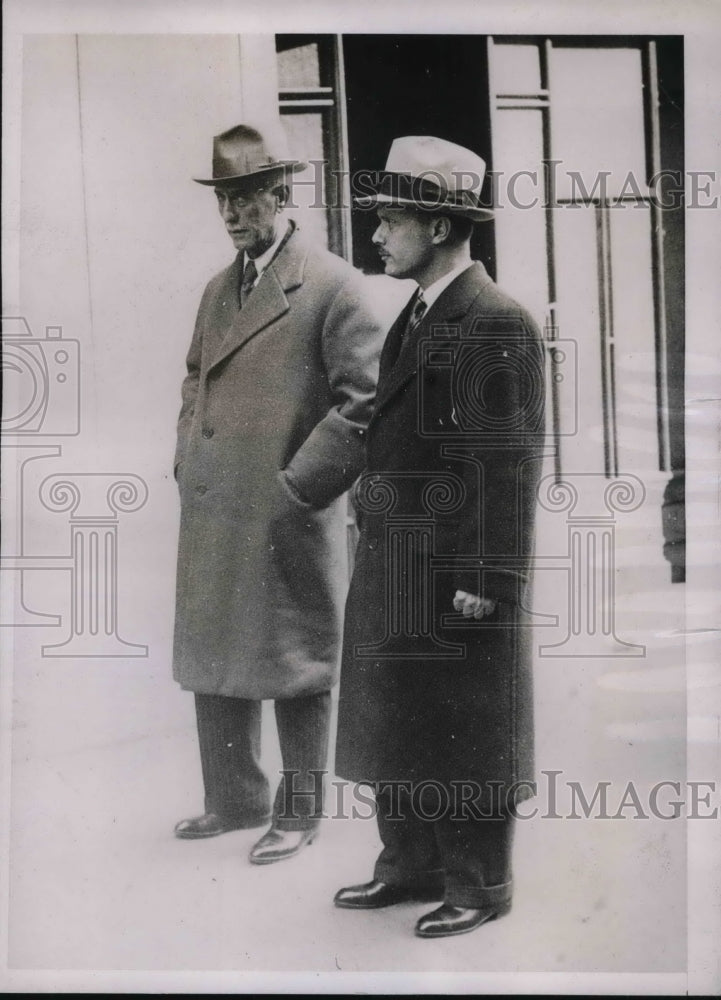 1936 Press Photo S. Veniselos and Dr. Scoula arrived at the home of L. Veniselos