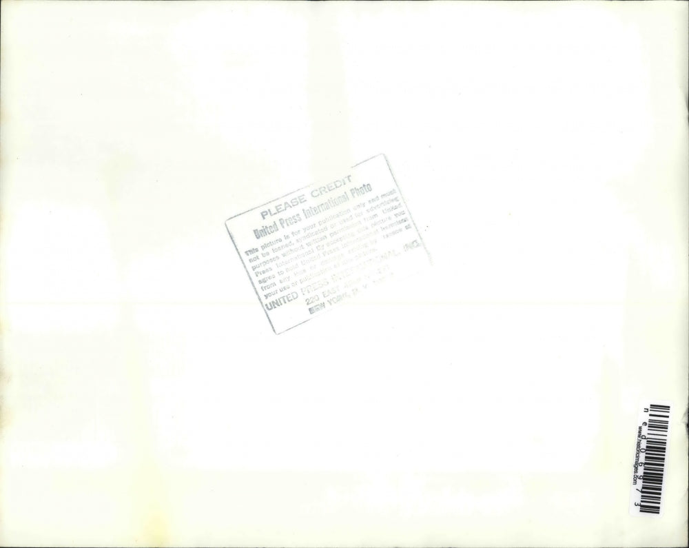 1971 Press Photo Scott & Tammi Leighton on stuffed alligator - ned06973