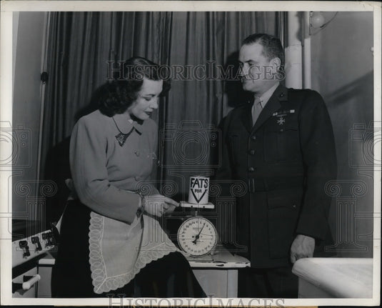 1945 Press Photo Glady Swarthout soprano & husband Maj Frank Chapman