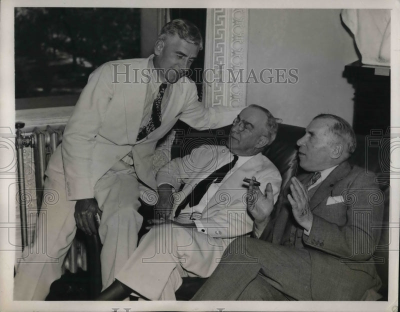 Load image into Gallery viewer, 1939 Press Photo DC Sec of State Cordell Hull, L Johnson of Tex, B Bloom of NY
