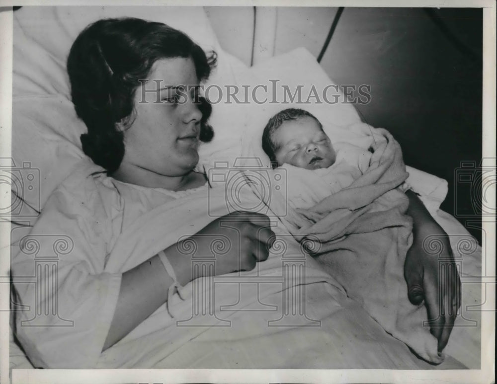 1939 Press Photo Mrs. Cecile Lytle, 15, gives births son on Christma Seattle WA