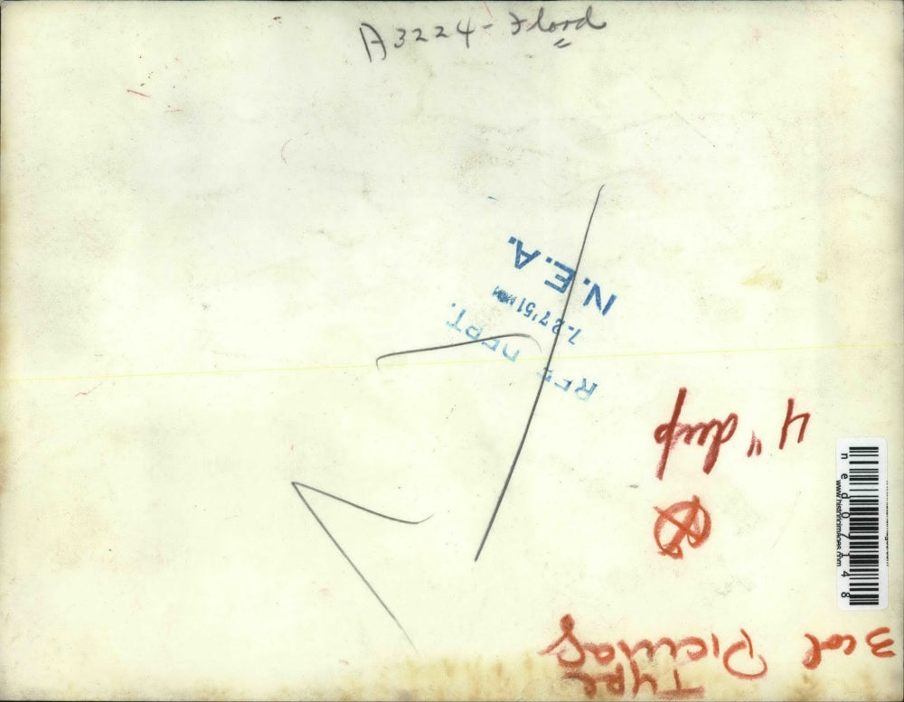 1951 Press Photo Kansas City Kansworkers sandbag at power plant vs floods