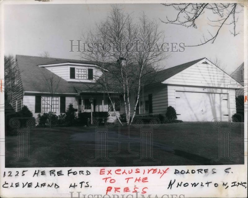Load image into Gallery viewer, 1966 Press Photo 1225 Hereford Ave home in Cleveland Ohio

